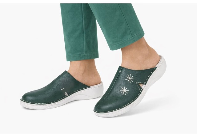 Oferta Marimea 38 Saboti medicali femei din piele naturala de culoare verde Med-Line BR298VERDE